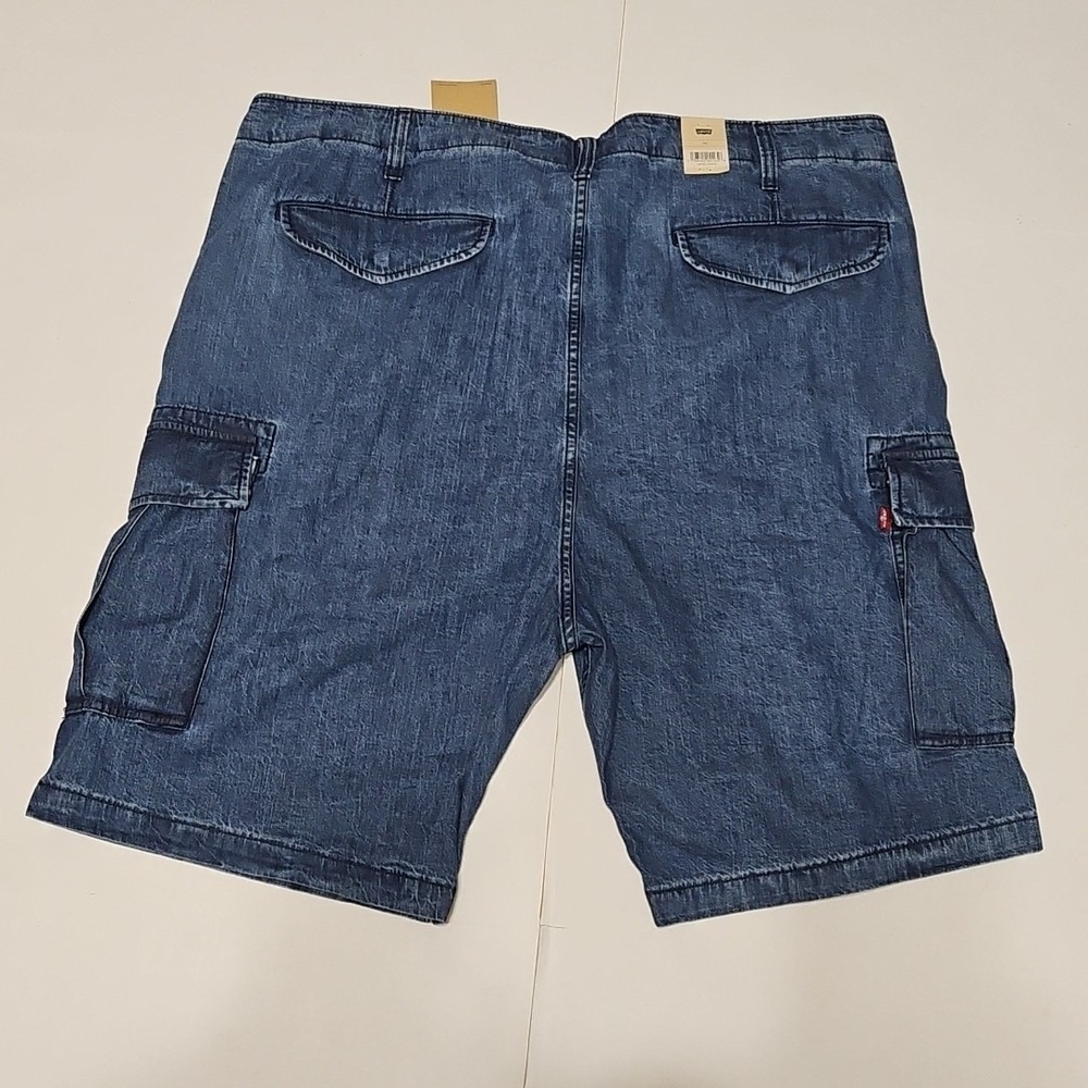 New LEVI'S Size 44 x 10" Carrier Cargo 100% Cotton Loose Denim Shorts MSRP $49 - Picture 3 of 7